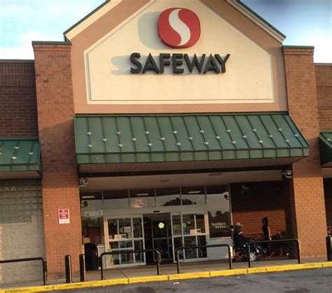 It was owned by <b>Safeway</b> Inc. . Safeway grocery